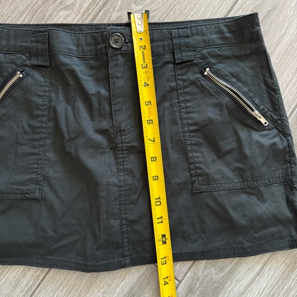 Guess Vintage|Black y2k Mini micro Skirt with Zipper Pockets,moto style••size 30 - Picture 6 of 7